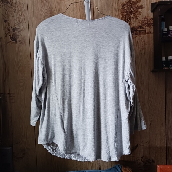 Simply Styled By Sears Floral Embroidered Mesh Overlay Top Size M… - Picture 4 of 6